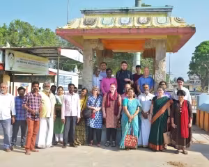 Teilnehmer:innen der Exkursion nach Kanchipuram