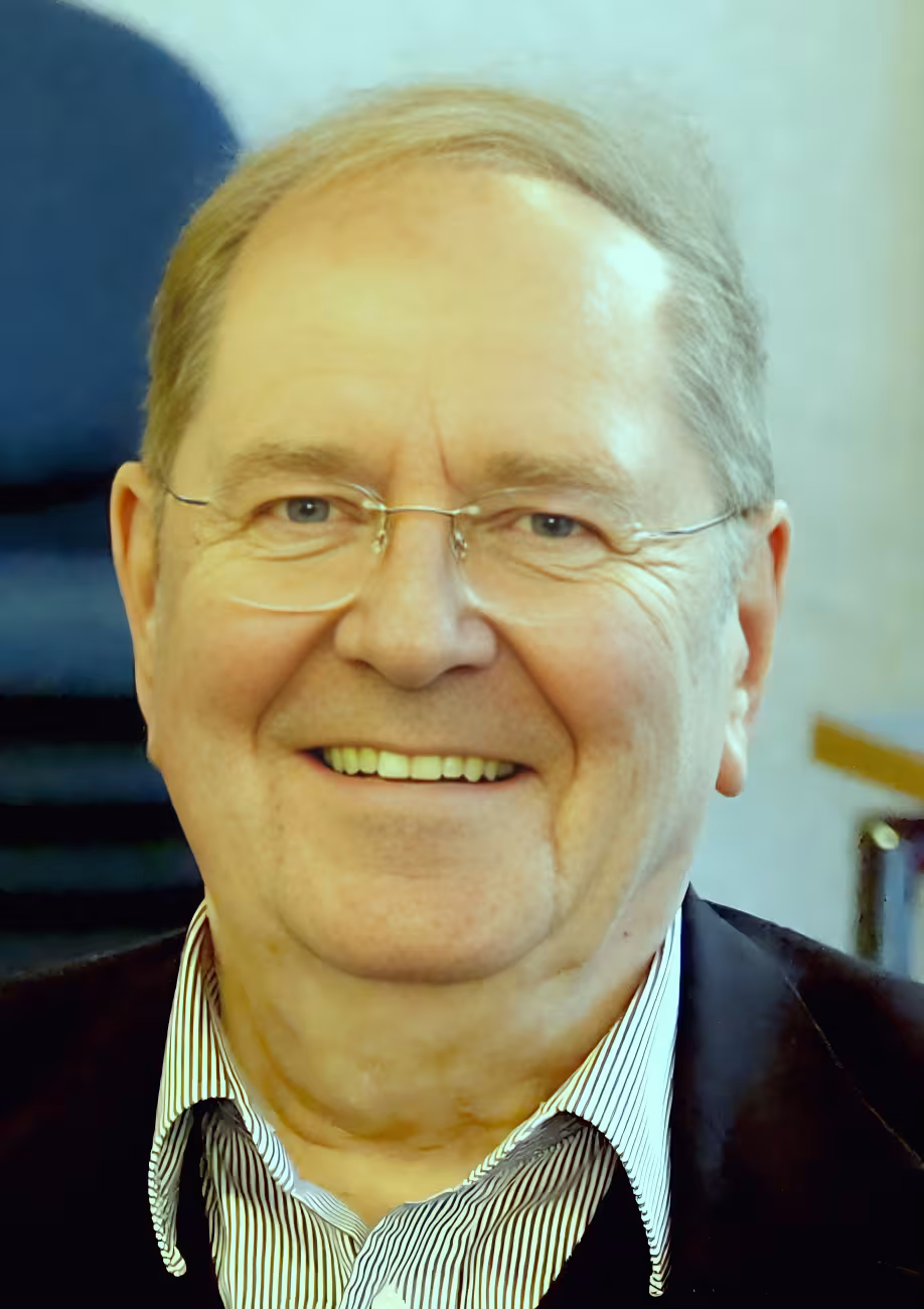 Proträtfoto von Michael Welker, der in die Kamera lächelt.