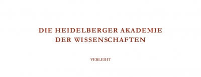 Bild mit der Schrift: Die Heidelberger Akademie der Wissenschaften verleiht in roter Schrift