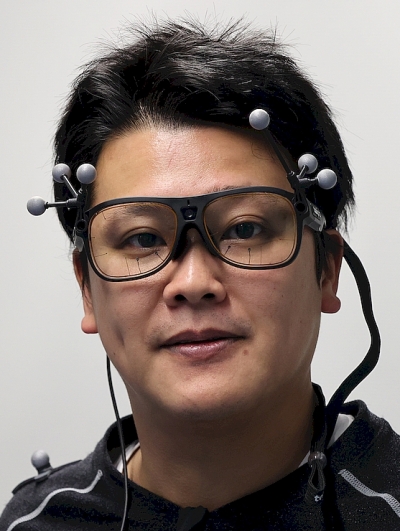 Fumihiro Kano mit einer Eye Tracking Brille