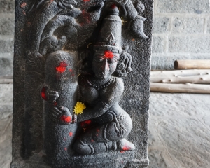 Relief im Kacchapeśvara-Tempel in Kanchipuram