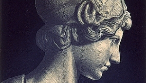  Bild der Athenen als Göttin der Wissenschaft im Seitenprofil