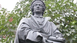 Denkmal Johannes Reuchlin vor der Schlosskirche Pforzheim