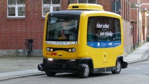 Das Foto zeigt ein autonomes Fahrzeug 